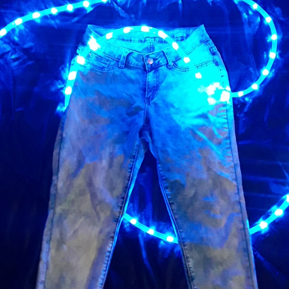 Mid-rise bleached jeans